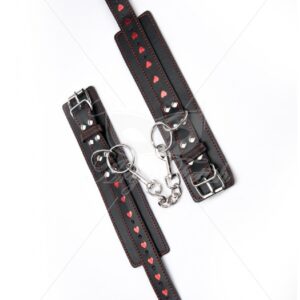 Heart Ankle Cuffs – Kajdanki na Kostki z Czerwonymi Sercami