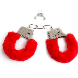Love Cuffs Red – Czerwone kajdanki z miękkim futerkiem do zmysłowych zabaw