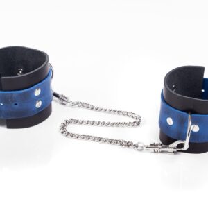 Cuffs Crazy Horse Blue – Skórzane Kajdanki na Nadgarstki (Rozmiar Small)