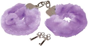 Love Cuffs Purple – Fioletowe Kajdanki z Miękkim Futerkiem