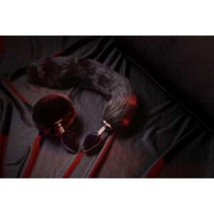 Odkryj dzikość i elegancję z Fox Tail - Metalowy Korek Analny - obrazek 10
