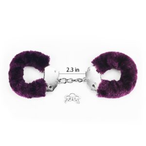 Fetish Pleasure Metal Handcuffs Purple – Fioletowe kajdanki z miękkim futerkiem - obrazek 2