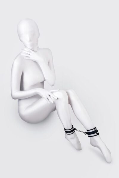 Anonymo Anklecuffs Polyester Silver 28,5 cm – Srebrne kajdanki na kostki z poliestru | Akcesoria BDSM - obrazek 2