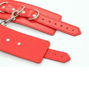 Polsiere Cuffs Belt Red – Czerwony pas z kajdankami na nadgarstki do zmysłowych zabaw - obrazek 3