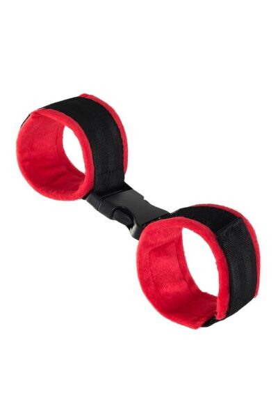 Anonymo Handcuffs Velour Red 29 cm – Czerwone welurowe kajdanki na nadgarstki | Akcesoria BDSM - obrazek 4