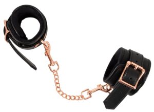 Bad Kitty Cuffs Black – Eleganckie Czarne Kajdanki z Łańcuszkiem - obrazek 4