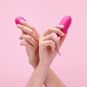 Control Remote Wireless - Dyskretny jajko masażer z pilotem zdalnego sterowania. Odkryj subtelne i niezapomniane doznania w dowolnym miejscu. 10 trybów wibracji, wodoodporność i smukły design. Spełnij swoje najskrytsze fantazje! - obrazek 9